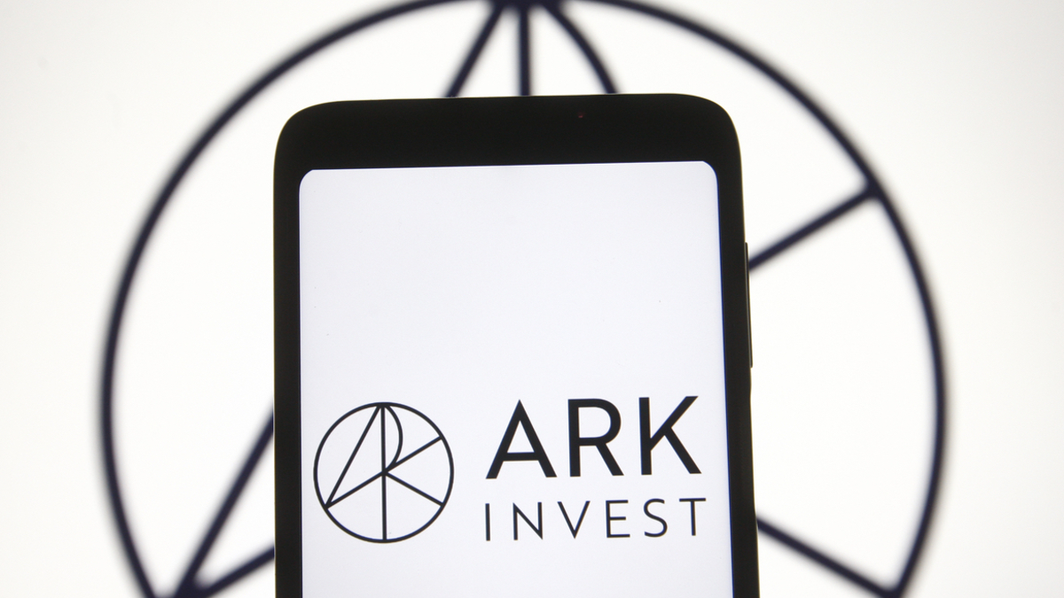 Ark Invest, Piyasa Düşerken 13.4 Milyon Dolarlık Coinbase Hissesi Aldı!