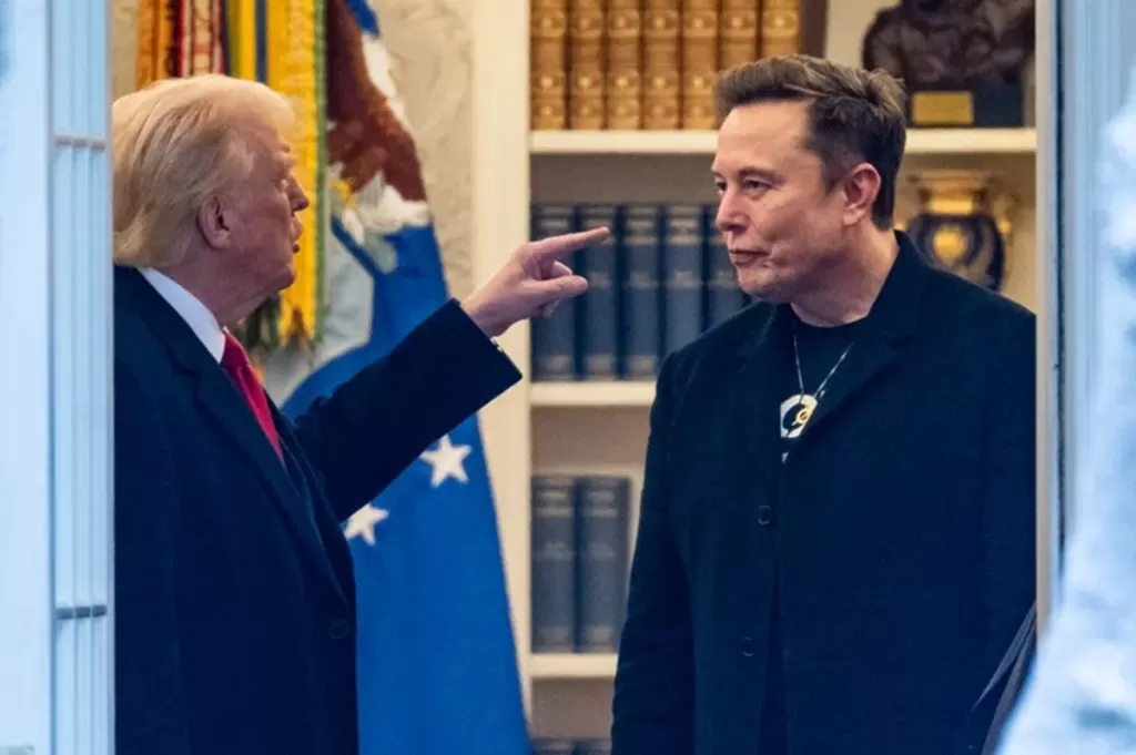 Trump ile Elon Musk Arasındaki Dev Savaşta Son Raunt: Trump Açıkça Tehdit Etti!