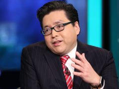 Tom Lee: Bitcoin 2025’te Altını Geride Bırakacak