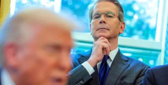 ABD Başkanı Trump ile Hazine Bakanı Bessent Arasındaki Gizli Görüşmelerin Detayları Ortaya Çıktı: Powell’ı Kovacaklar Mı?