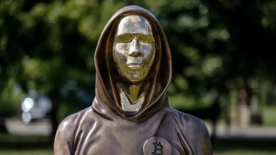 Son Yükselişlerin Ardından Bitcoin Kurucusu Satoshi Nakamoto, En Zenginler Sıralamasında Kaçıncı Sırada? BTC Fiyatı Burayı Aşarsa Warren Buffett’ı Geçecek!
