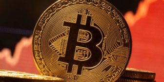 Bitcoin Düşüşte: Trump’ın Tarife Kararı Piyasaları Sarsıyor