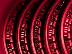 Bloomberg Uzmanından Uyarı: Bitcoin Altına Karşı Değerinin %60’ını Kaybedebilir