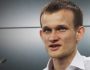 Ethereum (ETH) Büyük Düştü: Vitalik Buterin’in Serveti Eridi! İşte Kayıpları