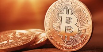 Fidelity: Bitcoin Hisse Senetlerinden Ayrışırsa Önemli Bir Eşiği Aşacak