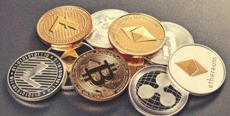 Altcoin Sezonu Başlıyor mu? Ünlü Ekonomistten Kritik Grafik Yorumu
