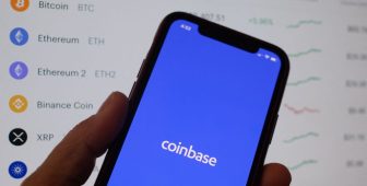 SON DAKİKA: Coinbase, İki Sürpriz Altcoini Listeliyor!