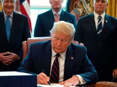 SON DAKİKA: Donald Trump, Tarihi Kripto Para Yasasını İmzaladı!